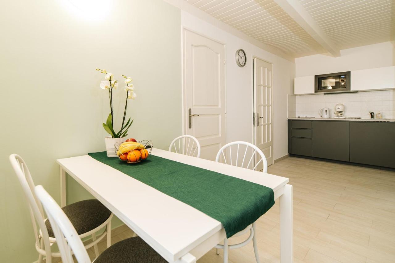Topaz Apartmanhazak Balatongyörök Eksteriør billede