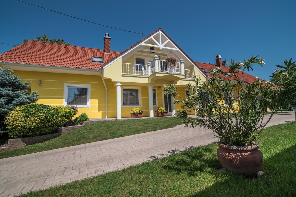Topaz Apartmanhazak Balatongyörök Eksteriør billede