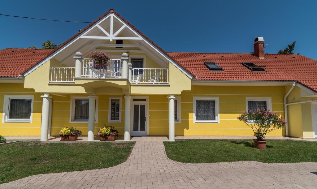 Topaz Apartmanhazak Balatongyörök Eksteriør billede